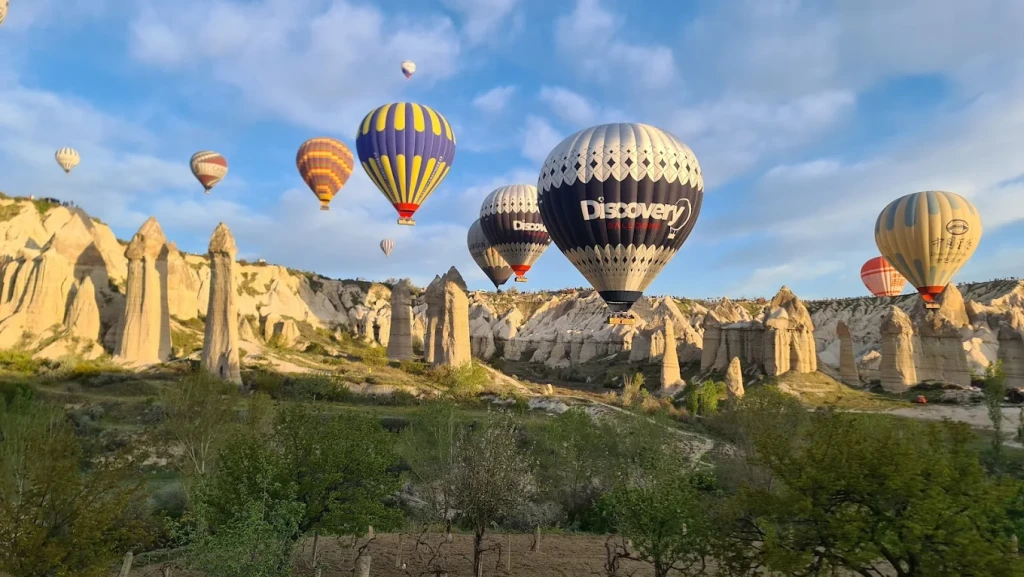 Pakovanje balona u vazduhu u Kapadokiji + Crvena tura (1 dan)