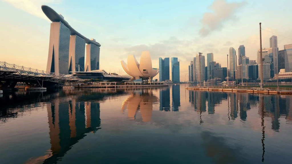 Maldivler & Singapur & Phuket Turu Qatar Havayolları ile 8 Gece 10 Gün NLE-HKT