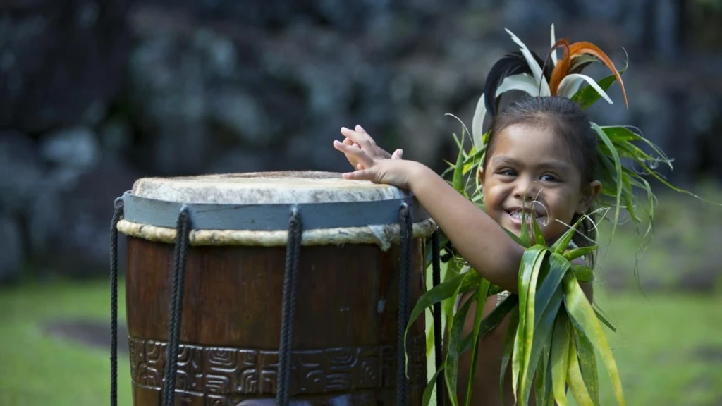 Tahiti 10-Nights Cruise | Small Ship Cruises in French Polynesia