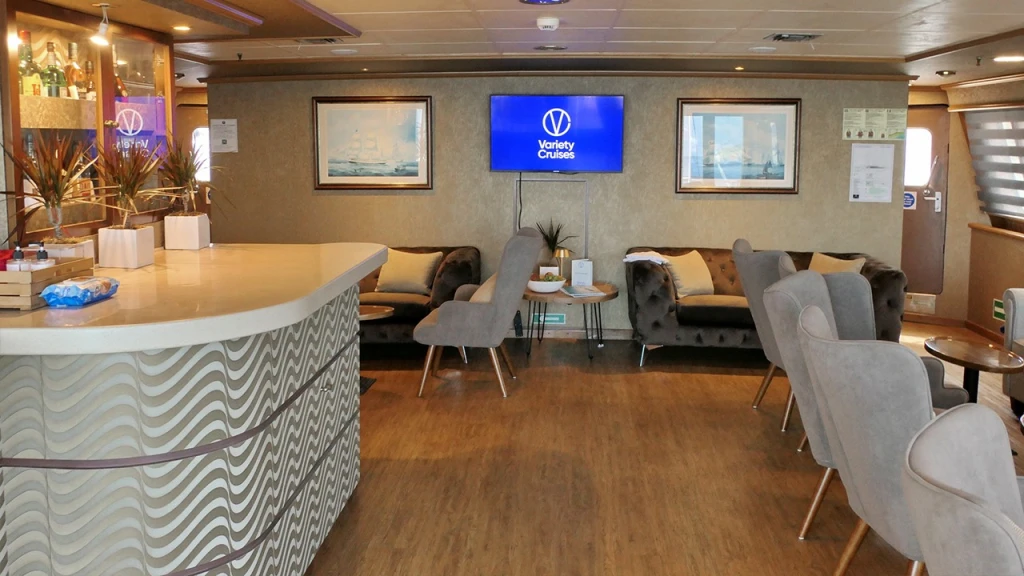 Tahiti 10-Nights Cruise | Small Ship Cruises in French Polynesia