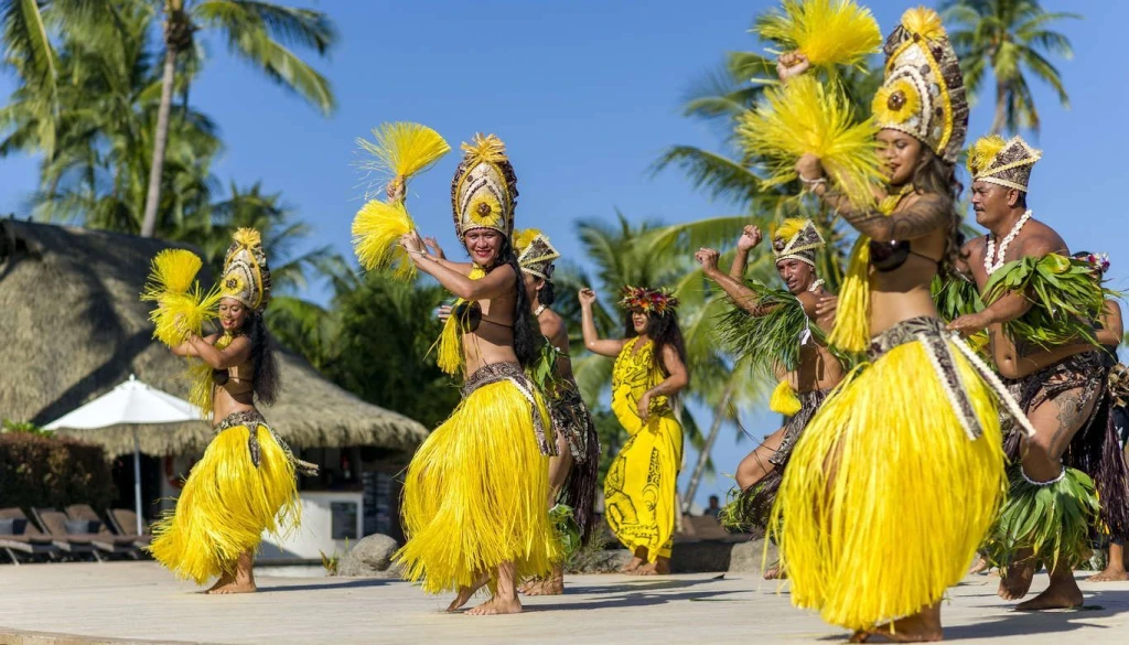 Tahiti 11-Nights Cruise | Small Ship Cruises in French Polynesia
