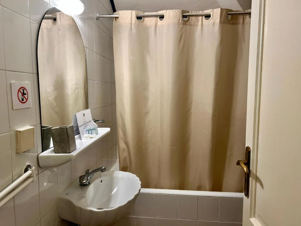 Loriet Hotel