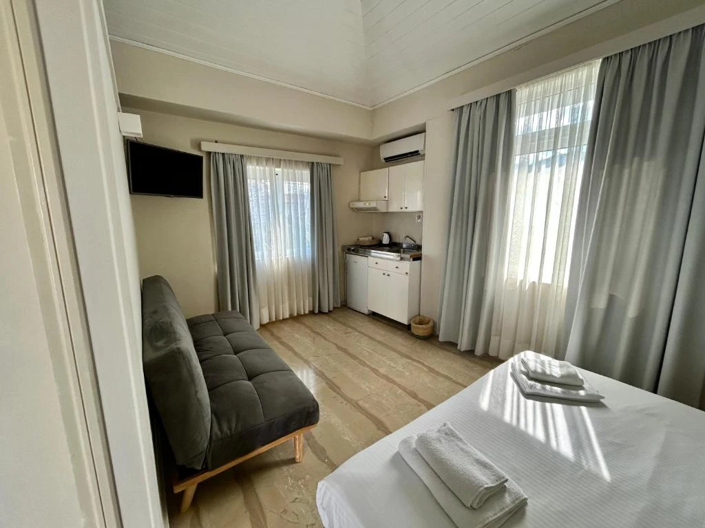 Loriet Hotel