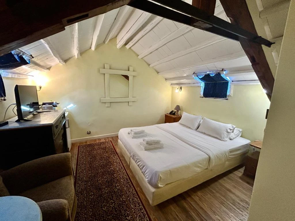Loriet Hotel