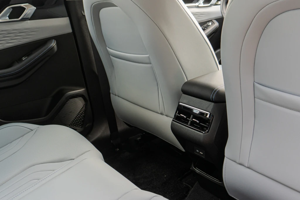 Noleggio auto Geely CoolRay Dubai | 129aed al giorno *NESSUN DEPOSITO