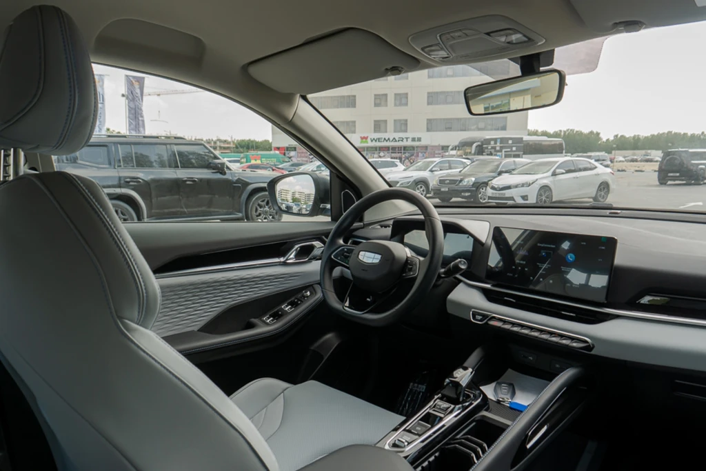 Noleggio auto Geely CoolRay Dubai | 129aed al giorno *NESSUN DEPOSITO