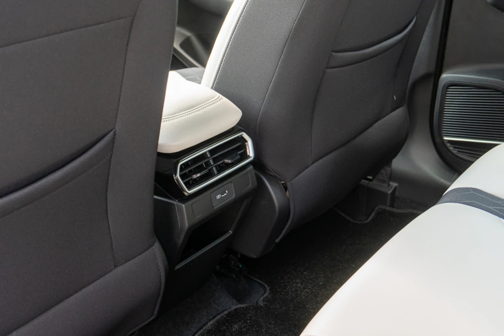 Geely Cityray Bütçe Araç Kiralama Dubai |  Günde 138 aed *Depositosuz