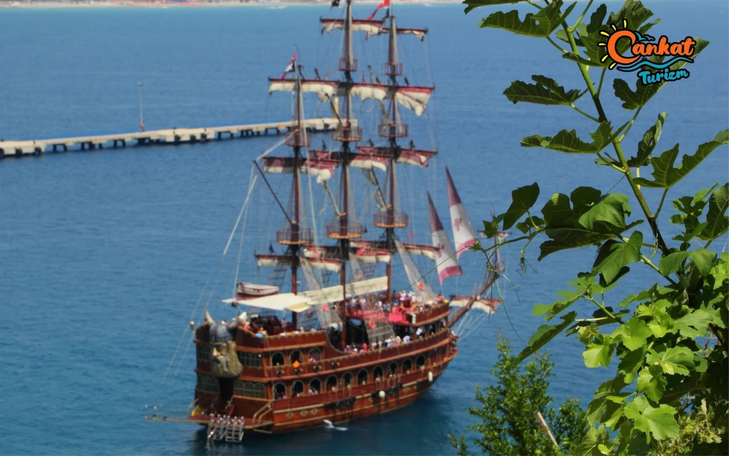 'Alanya Halal Concept Short Boat Tour 14:00-18:00'