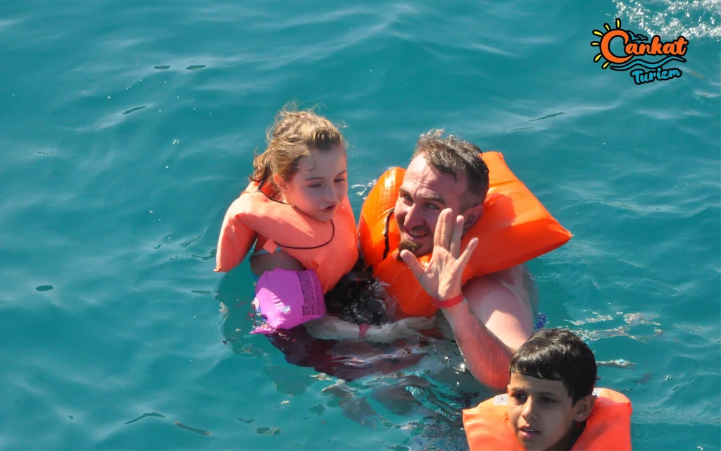 'Alanya Halal Concept Short Boat Tour 14:00-18:00'