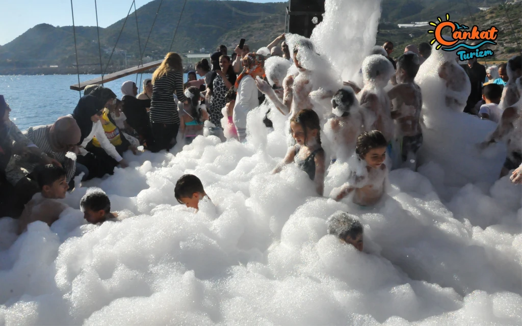 'Alanya Halal Concept Short Boat Tour 14:00-18:00'