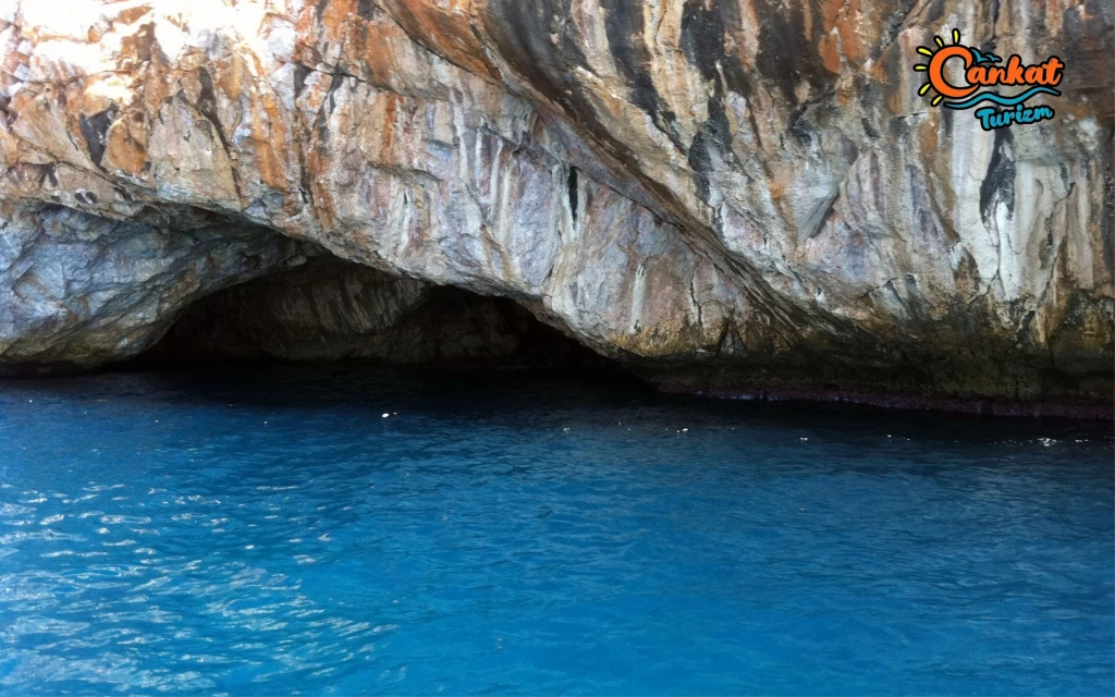 'Alanya Halal Concept Short Boat Tour 14:00-18:00'