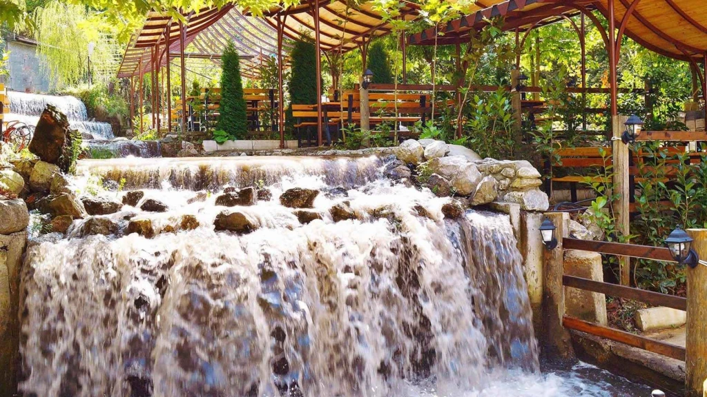 Kurban Bayramı Özel Günübirlik Maşukiye Cam Teras Ormanya Hobbit Evleri Turu