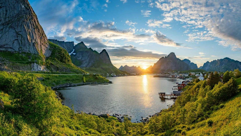 Büyük İskandinavya ve Fiyordlar Turu Türk Havayolları ile 10 Gece (CPH-TLL) 2026