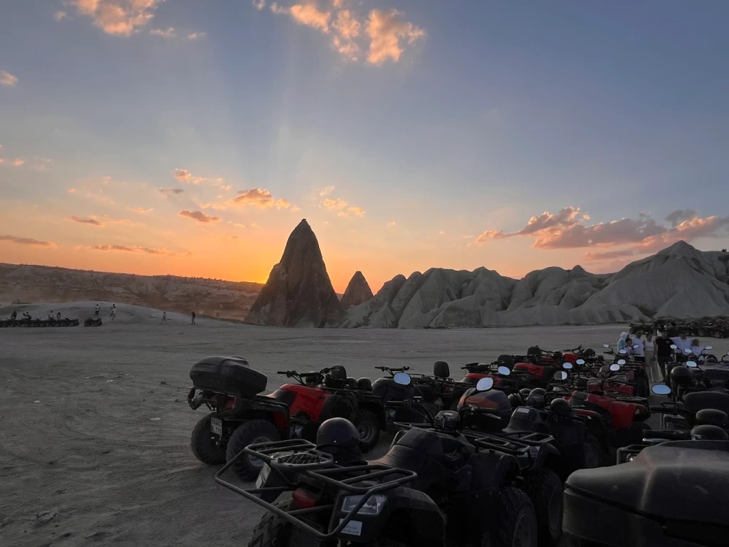कैपाडोसिया एटीवी टूर एडवेंचर सूर्यास्त