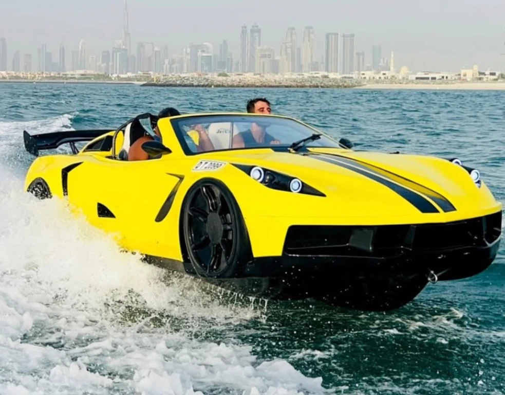 Dubai Jet Aracı - 45 Dakika - 4 Kişilik