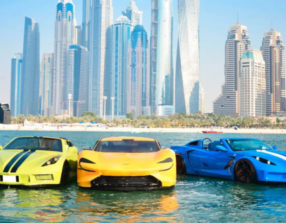 Dubai Jet Aracı - 45 Dakika - 4 Kişilik