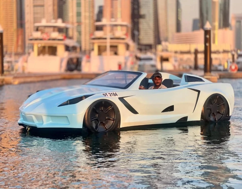 Dubai Jet Aracı - 45 Dakika - 4 Kişilik