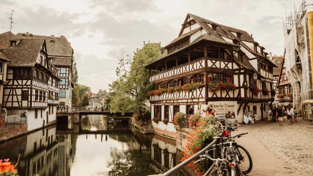 Silver Üç Ülke Tek Senfoni “İsviçre, Almanya, Fransa” (BSL-GVA) Basel – Freiburg im Breisgau – Belfort (2) – Zürih – Montrö – Lozan – Cenevre (2)