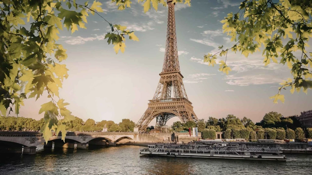 Paris Turu Ajet İle Kurban Bayramı Özel 4 Gece 5 Gün 2026