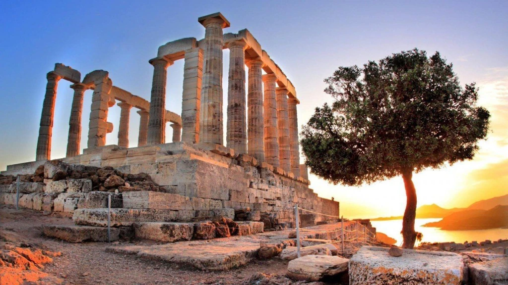 'Cyclades'in İncileri Gemisi: Zamansız Bir Yunan Adası Macerası'