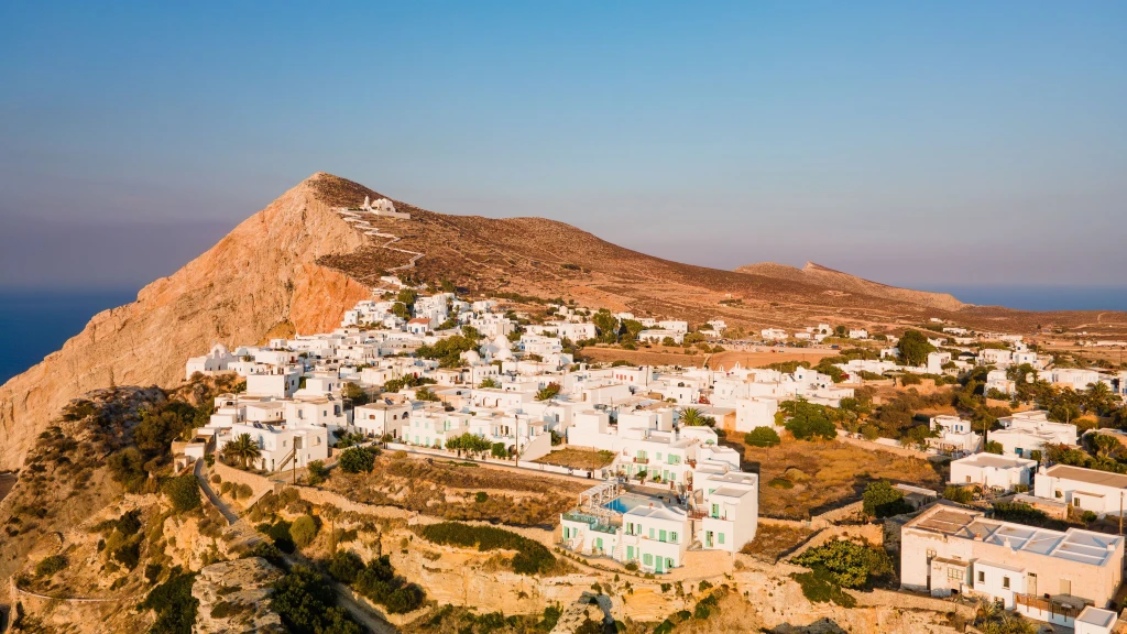 'Cyclades'in İncileri Gemisi: Zamansız Bir Yunan Adası Macerası'