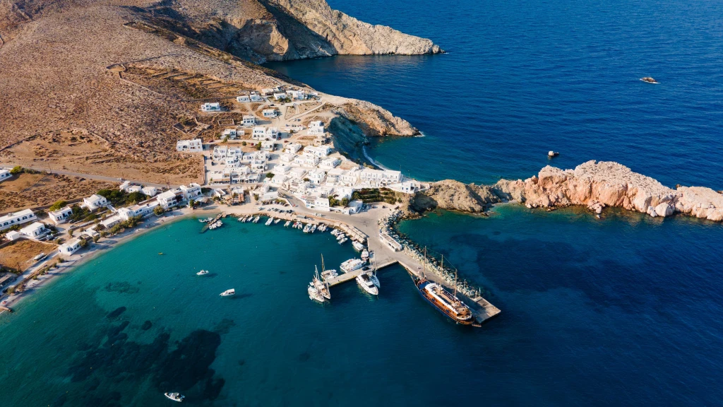 'Cyclades'in İncileri Gemisi: Zamansız Bir Yunan Adası Macerası'