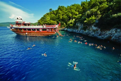 Kusadasi National Park Boat Trip: Swim in Turquoise Bays (Lunch Included)