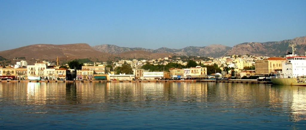 Εισιτήριο φεριμπότ για το νησί Χίος από τη Τσεσμέ