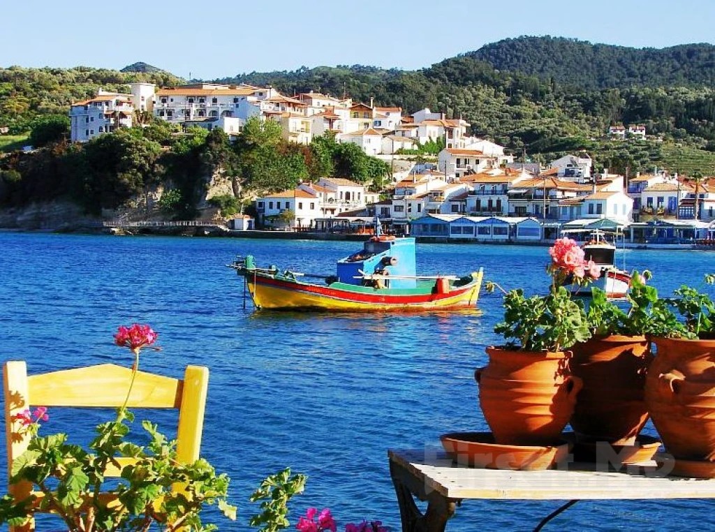Εισιτήριο φεριμπότ για το νησί Χίος από τη Τσεσμέ