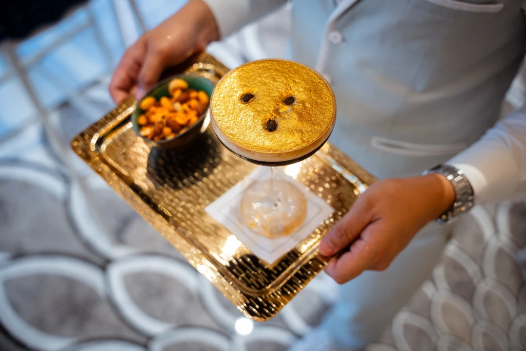 Burj Al Arab Hotel Tour met Gouden Cappuccino in het UMA Restaurant