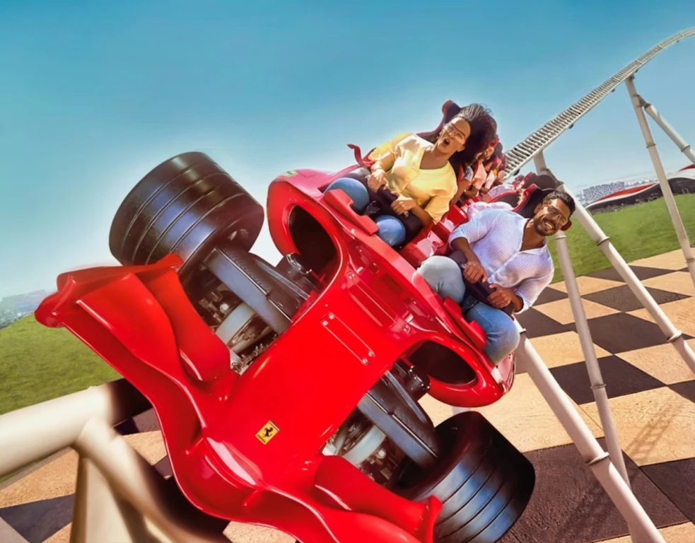 Yas Island Abu Dhabi Thema Park 1 Dag – 4 Parken