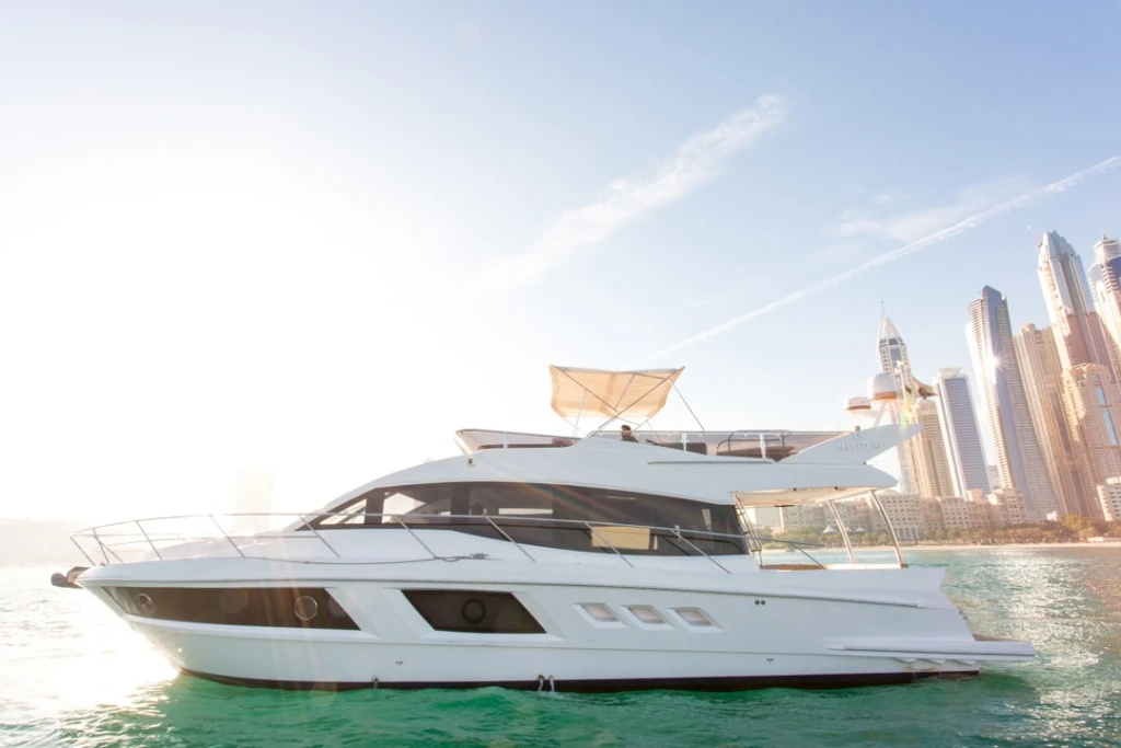 Location de yacht de luxe à Dubaï 48 pieds – 12 invités
