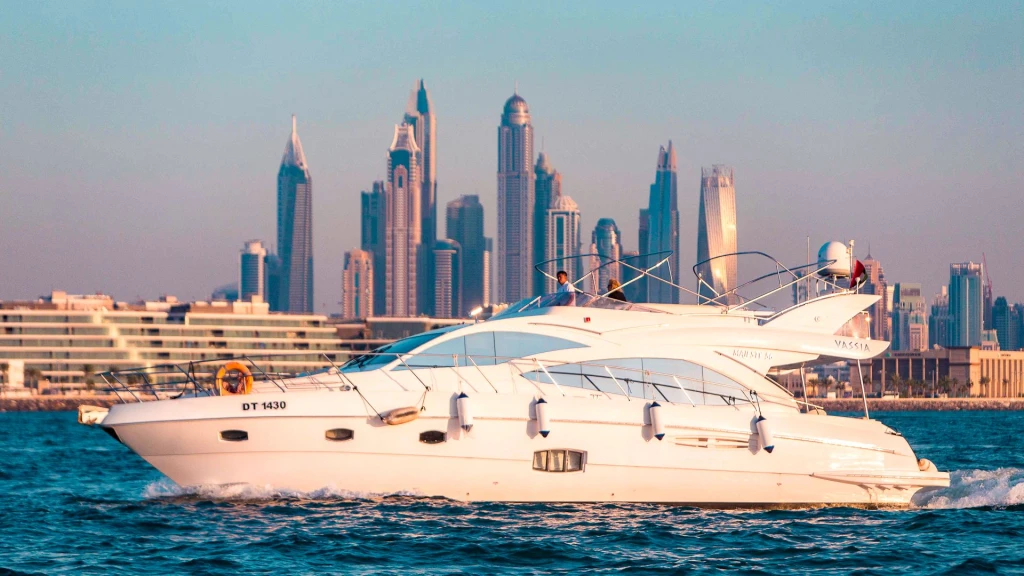 Dubai Luxe Jachtverhuur 56 FT – 16 Gasten