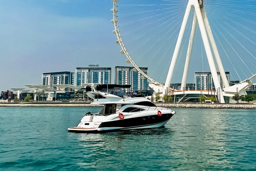 Dubai Luxe Jachtverhuur 56 FT – 16 Gasten