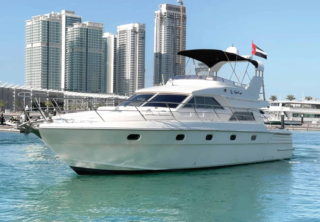 Dubai Luxe Jachtverhuur 56 FT – 16 Gasten