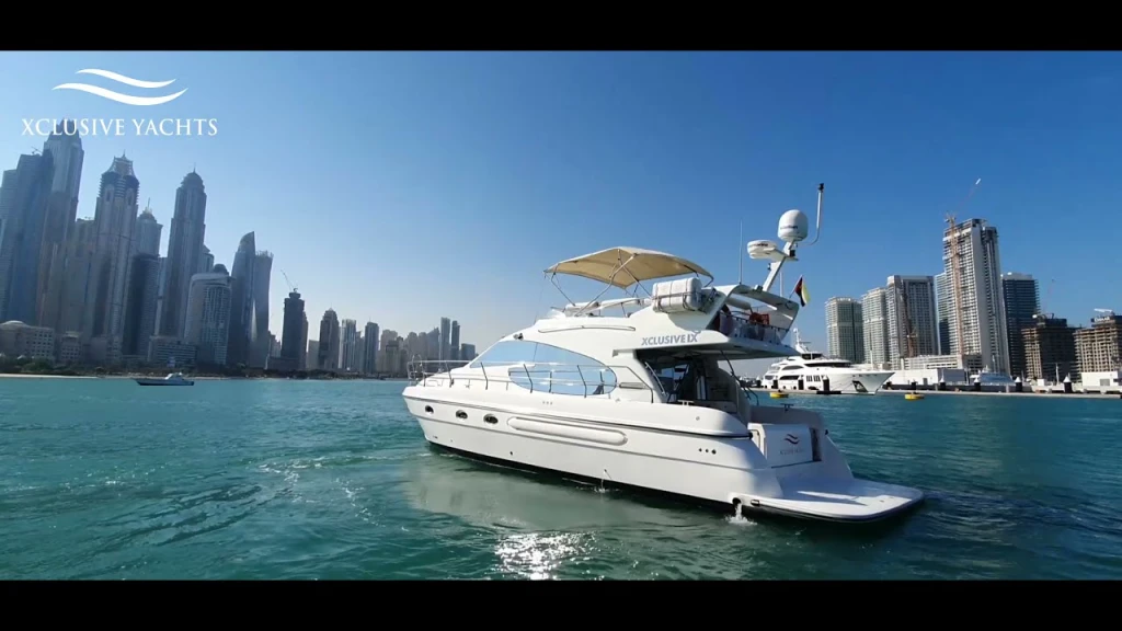 Аренда розкішного яхти в Дубаї 52 ФТ – 15 гостей