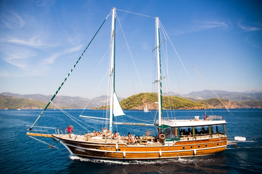 Tour in barca delle 12 isole di Göcek Fethiye