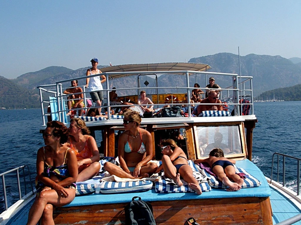 Tour in barca delle 12 isole di Göcek Fethiye