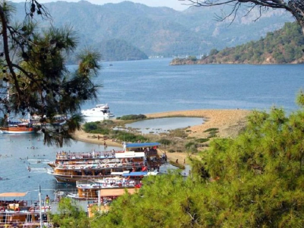 Tour in barca delle 12 isole di Göcek Fethiye