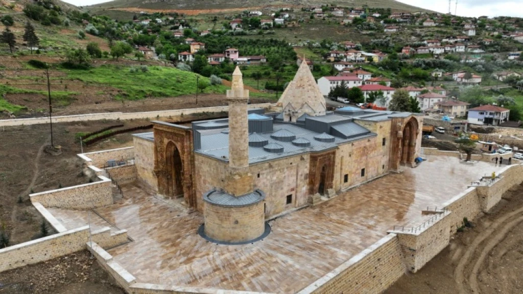 Sivas Elazığ Tunceli Erzincan Turu / Tren Gidiş Uçak Dönüş / 3 Gece Otel Konaklamalı / İstanbul Çıkışlı