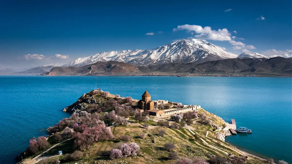 Güney Kurtalan Ekspresi ile Diyarbakır Bitlis Van Kars Erzurum Turu / Tren Gidiş Uçak Dönüş / 4 Gece Otel Konaklamalı / Ankara Çıkışlı