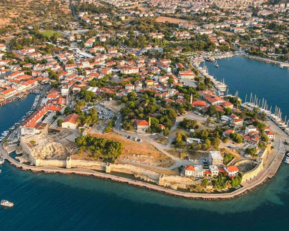 Egenin Saklı Köyleri İzmir Alaçatı Sığacık Foça Turu / 1 Gece Otel Konaklamalı / Kocaeli Çıkışlı