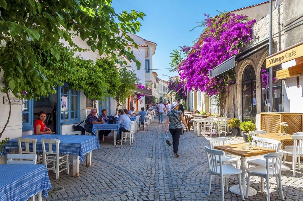 Alaçatı Ot Festivali Turu / 1 Gece Otel Konaklamalı / Kocaeli Çıkışlı