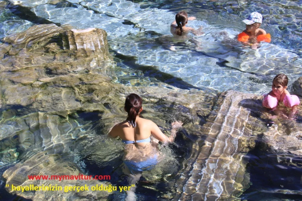 Tour en barco por las 12 islas de Göcek en Fethiye