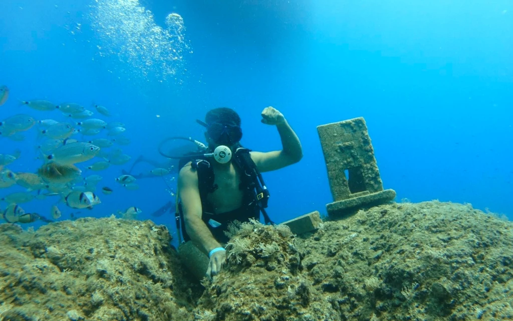Tour de Buceo en Museo Submarino