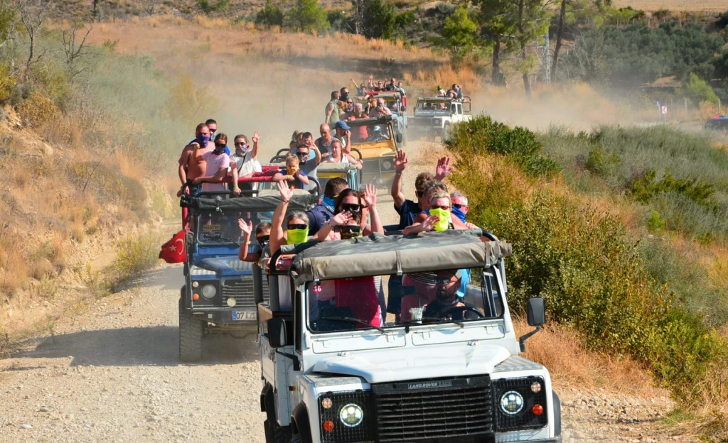 Safari in Jeep e Tour in Barca al Green Canyon
