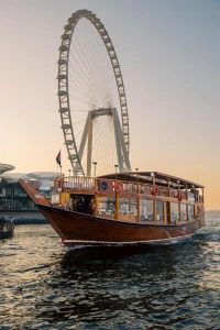 Cruise cu Dhow Alexandra în Dubai Marina | Tur cu cină pe barcă