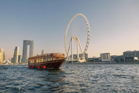 Cruise cu Dhow Alexandra în Dubai Marina | Tur cu cină pe barcă