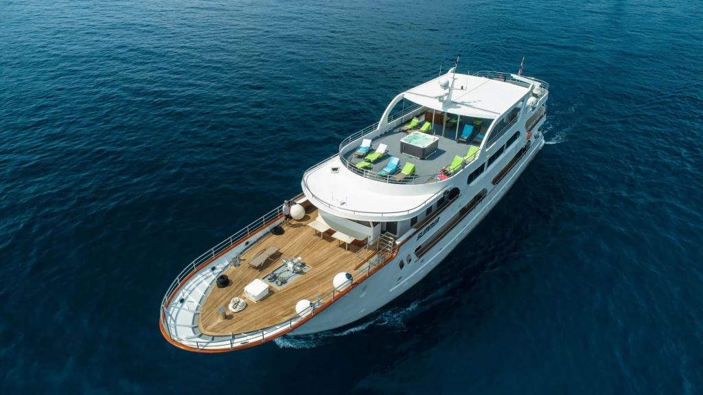 Dubrovnik to Split Mini Cruise 2026 – Luxury Croatia Blue Voyage Experience