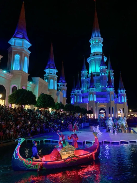 Land of Legends Night Show and Shopping Tour